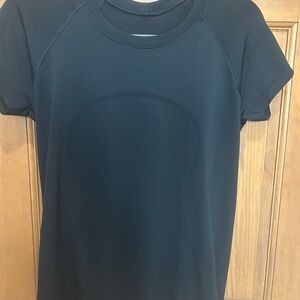 Lululemon. Swiftly tech. Black. 10. Excellent condition. Hip length.